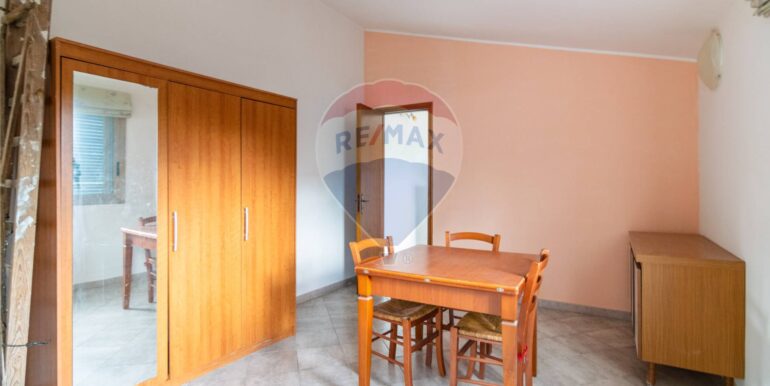 2025100790609-992015-6