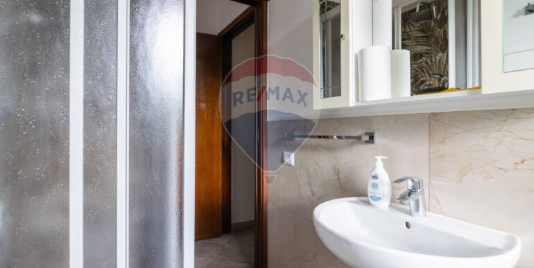 2025100790627-992015-13