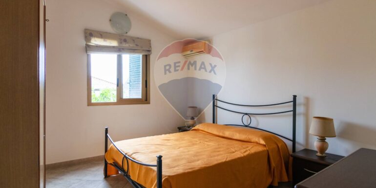 2025100790629-992015-14