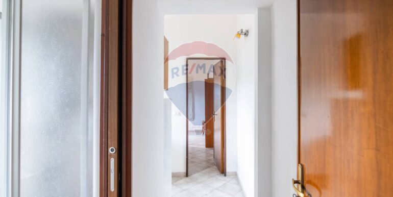 2025100790637-992015-17