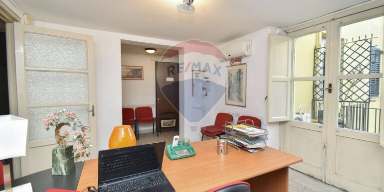 20251008113609-992460-13