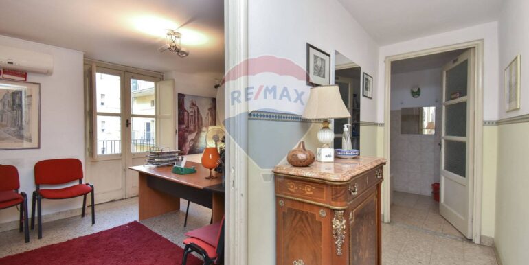 20251008113621-992460-18