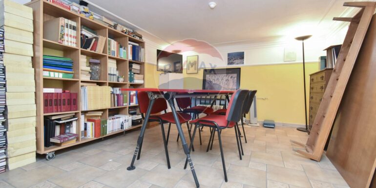 20251008113643-992460-27