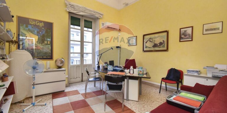 20251008113659-992460-35