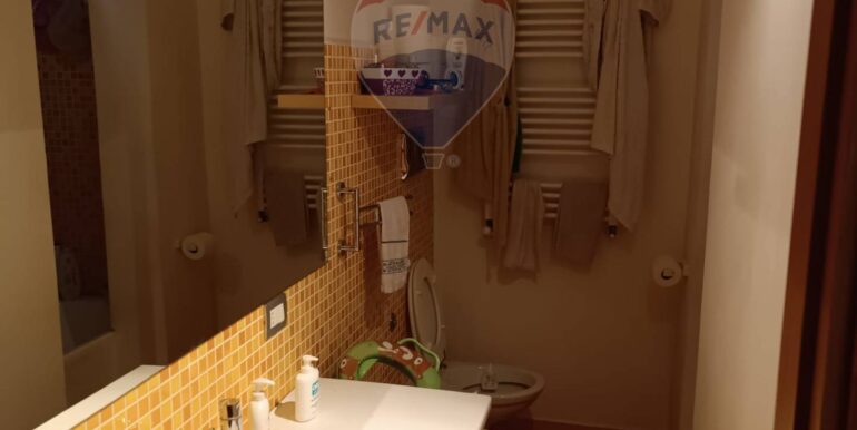 20251008115130-992480-11