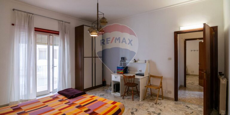 20251008162637-991855-13