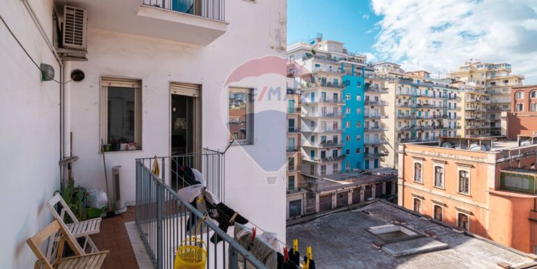 20251008162701-991855-21