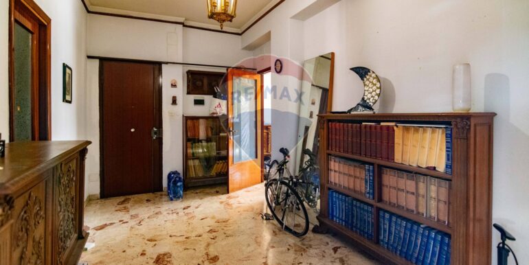 20251008162704-991855-22