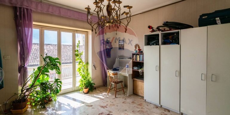 20251008162727-991855-29