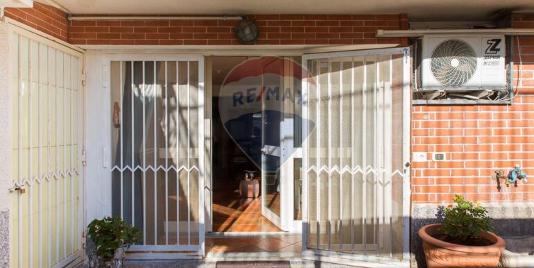 20251008170359-991580-3