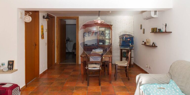 20251008170402-991580-4