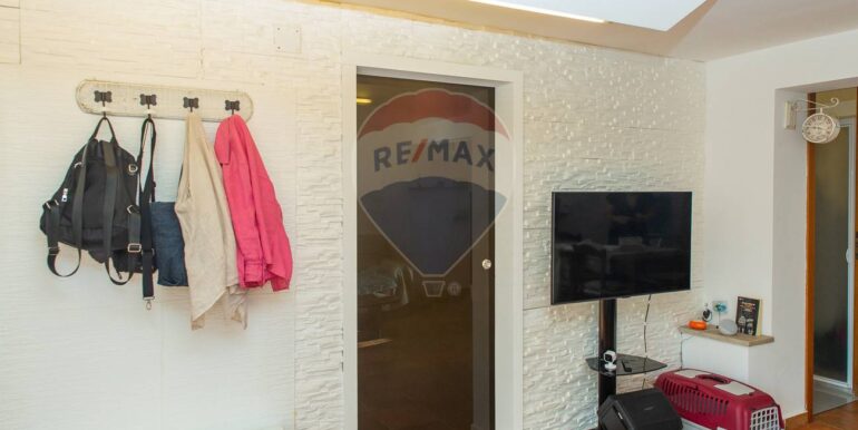 20251008170425-991580-10