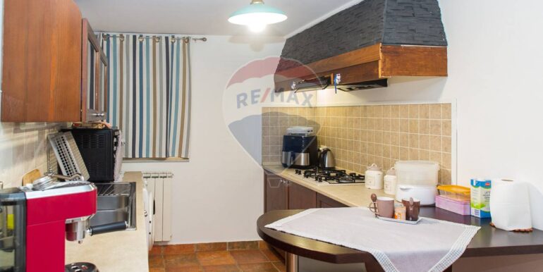 20251008170434-991580-13