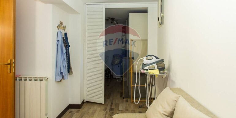 20251008170447-991580-16