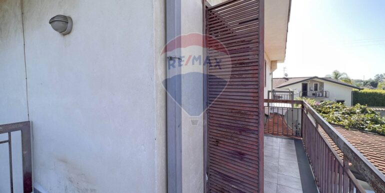 20251008200058-992619-3