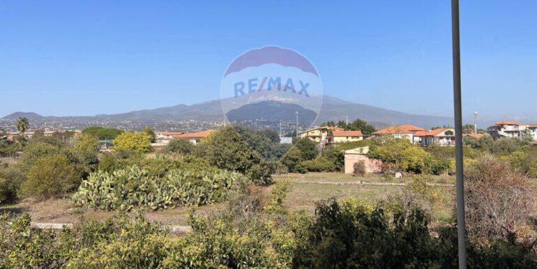 20251008200100-992619-12