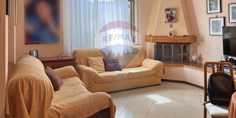 20251008200103-992619-22