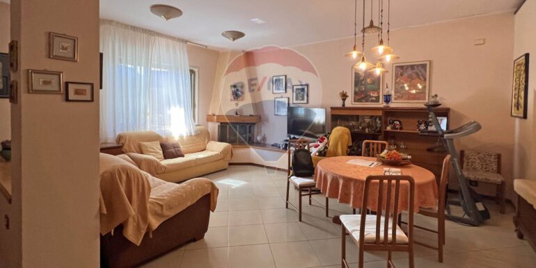 20251008200103-992619-23