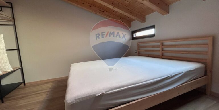 20251008204804-992600-13