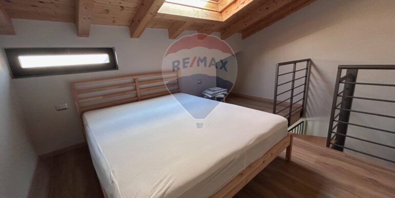 20251008204810-992600-15