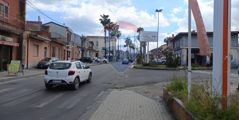 20251008213727-992621-2