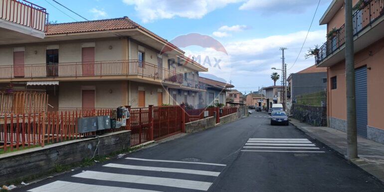 20251008213733-992621-4