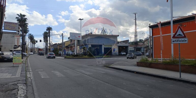 20251008213858-992621-14