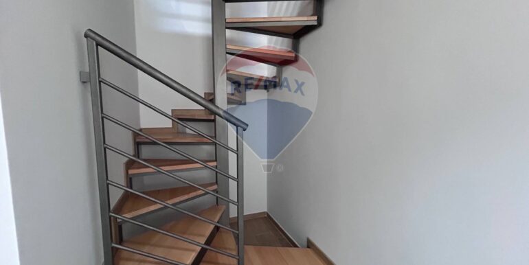 20251009112655-992672-21