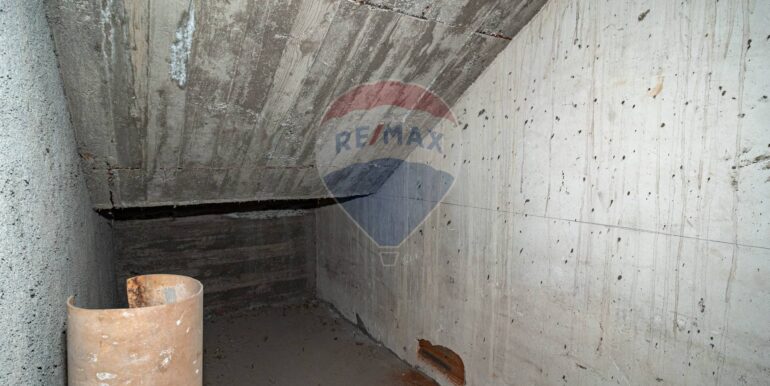 20251009113926-992678-17