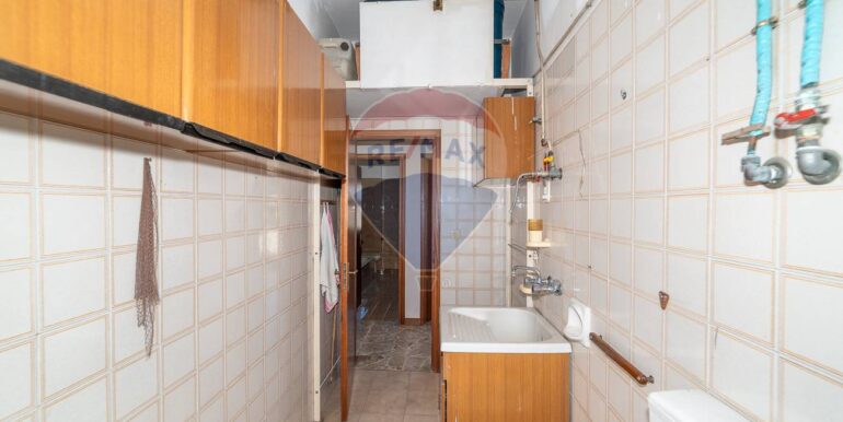 20251009122058-992671-18