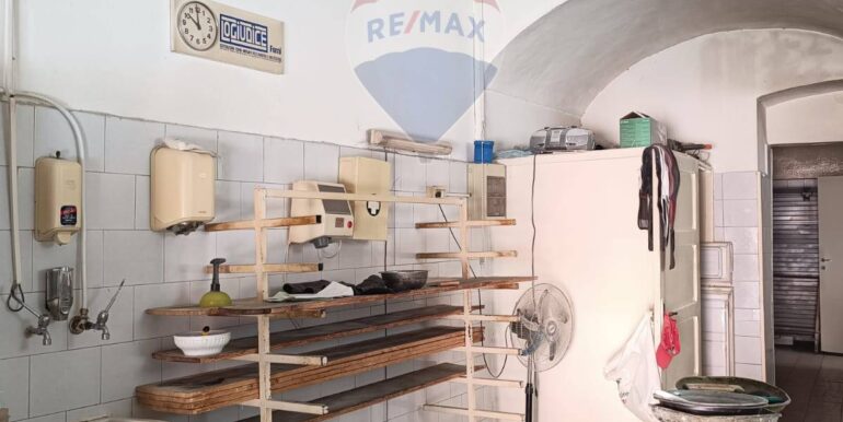 20251009163028-992741-18