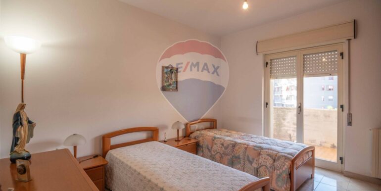 20251009175431-992800-5