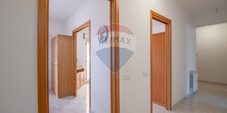 20251009175450-992800-11