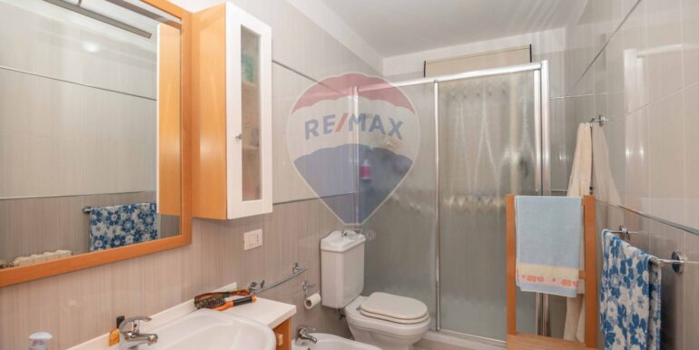 20251009175500-992800-14