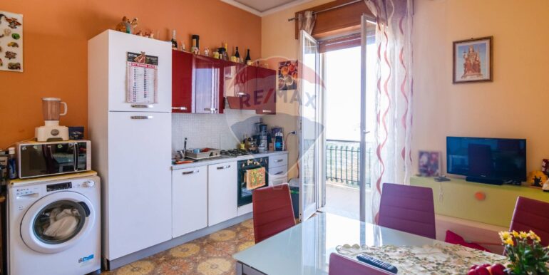 20251009180648-992802-3