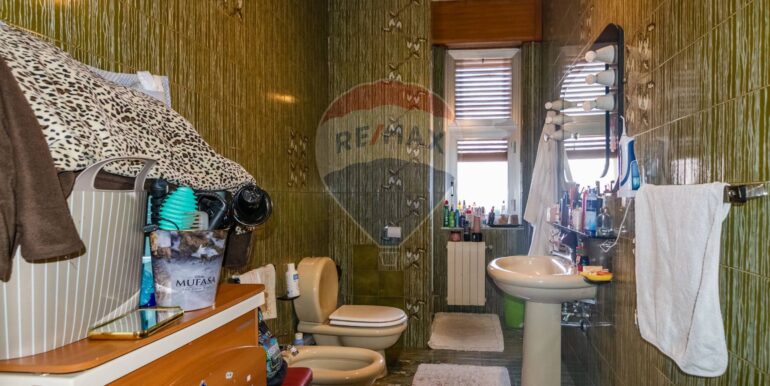 20251009180700-992802-6