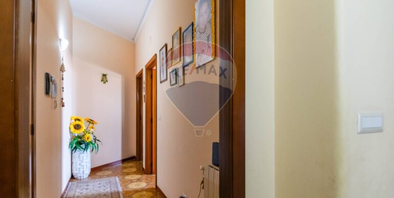 20251009180707-992802-8