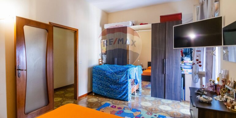 20251009180722-992802-12