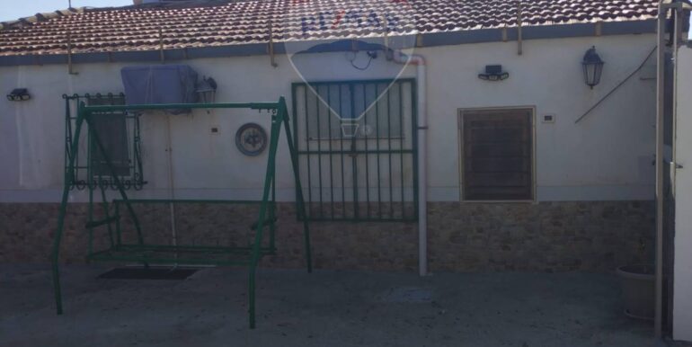 20251009224822-992783-13