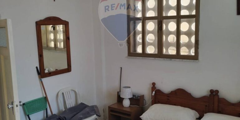 20251009224826-992783-15