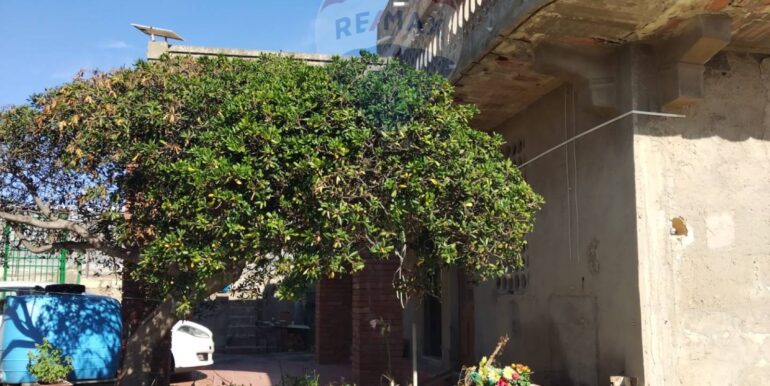 20251009224850-992783-25