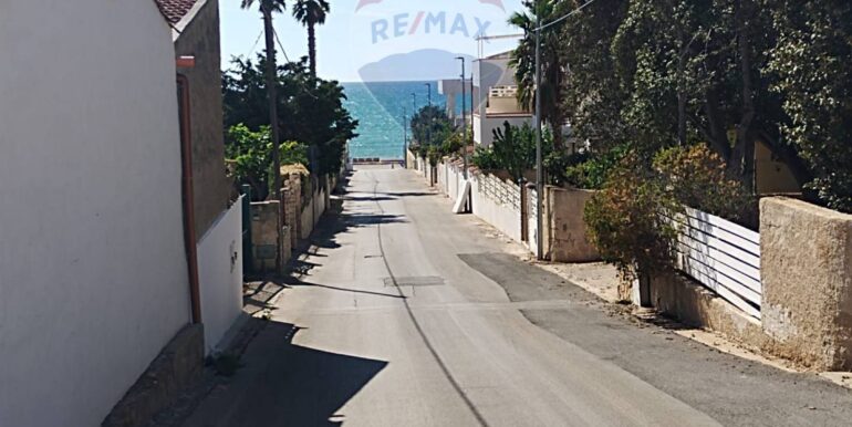 20251009224952-992783-46