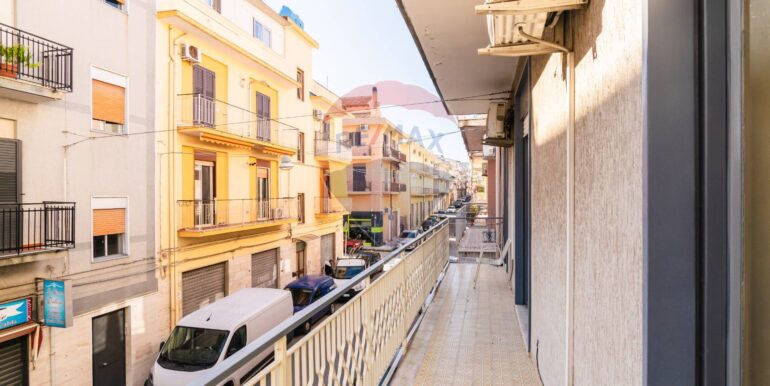 20251010140613-990902-6