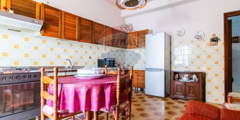 20251010140622-990902-9