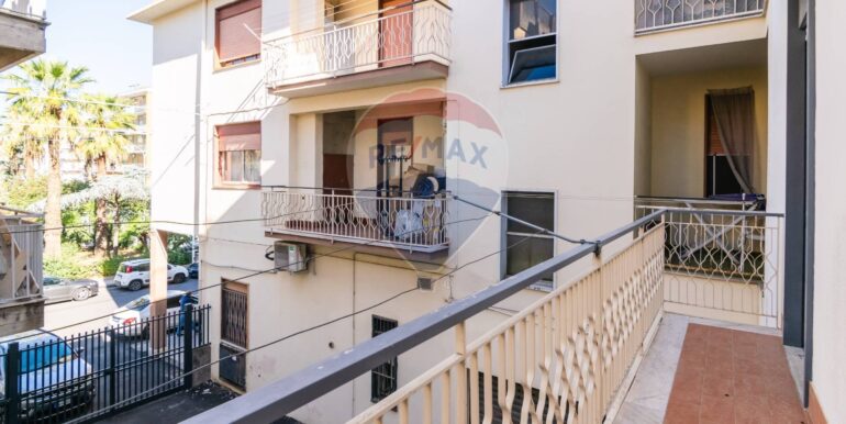 20251010140646-990902-17