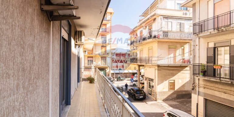 20251010140649-990902-18