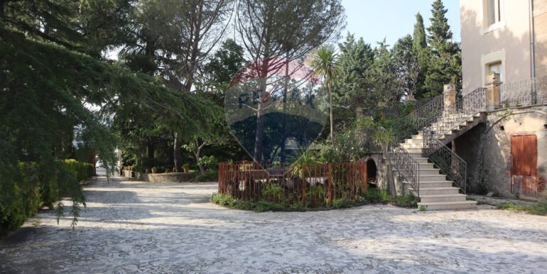 20251010170349-992976-9