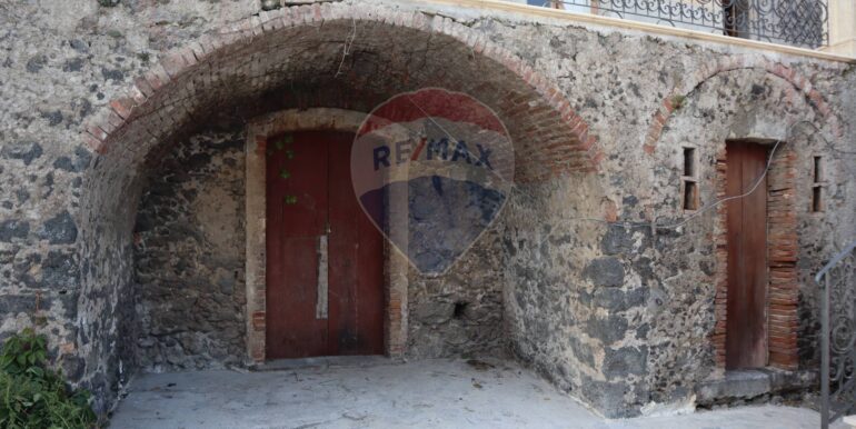 20251010170458-992976-25