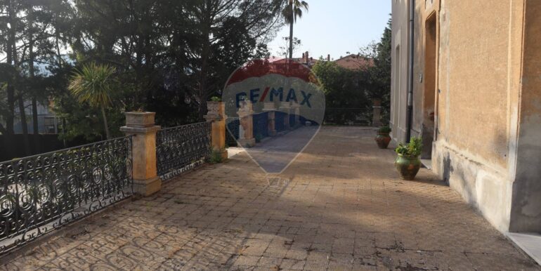 20251010170602-992976-39