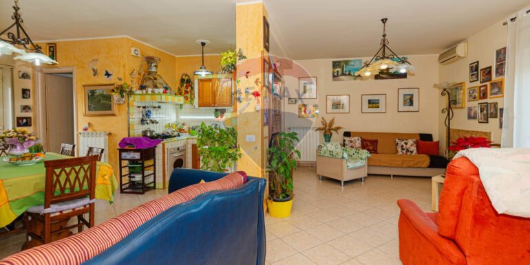 20251010172952-993011-8